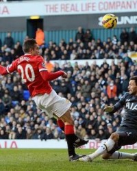  热刺绝平进球引争议，VAR判定越位在先无效  