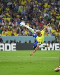  热刺主场沦陷，理查利森染红成转折点  