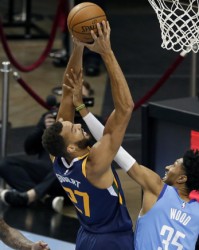  戈贝尔18篮板爵士力克魔术  