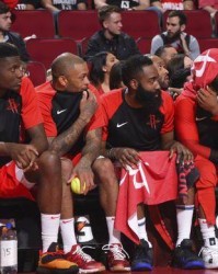  太阳队十二连胜创队史新纪录  