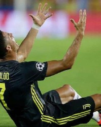  南特队长终场前染红引发球迷冲突  