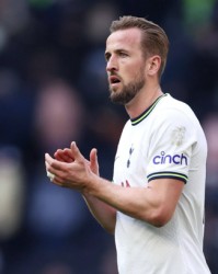  哈兰德荣膺英超金靴，打破多项纪录  