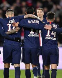  巴黎圣日耳曼主场大胜领跑积分榜  