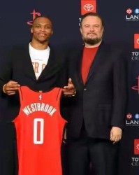  篮网主教练下课助教暂代帅位  