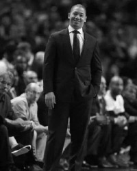  波尔多功勋教练下课引发动荡  