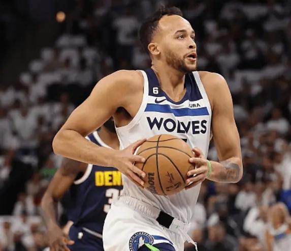  爱德华兹28分森林狼首胜掘金  